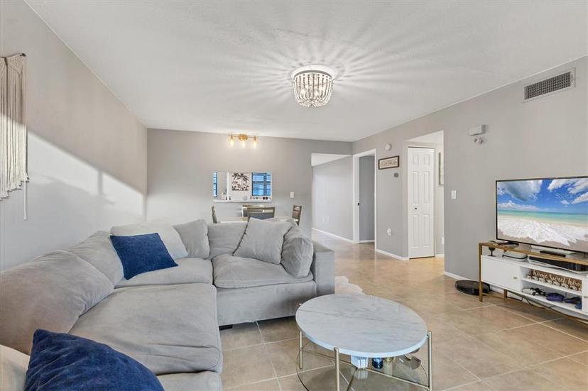 Picture of 2431 Bayshore Gardens Parkway Unit 19, Bradenton FL 34207