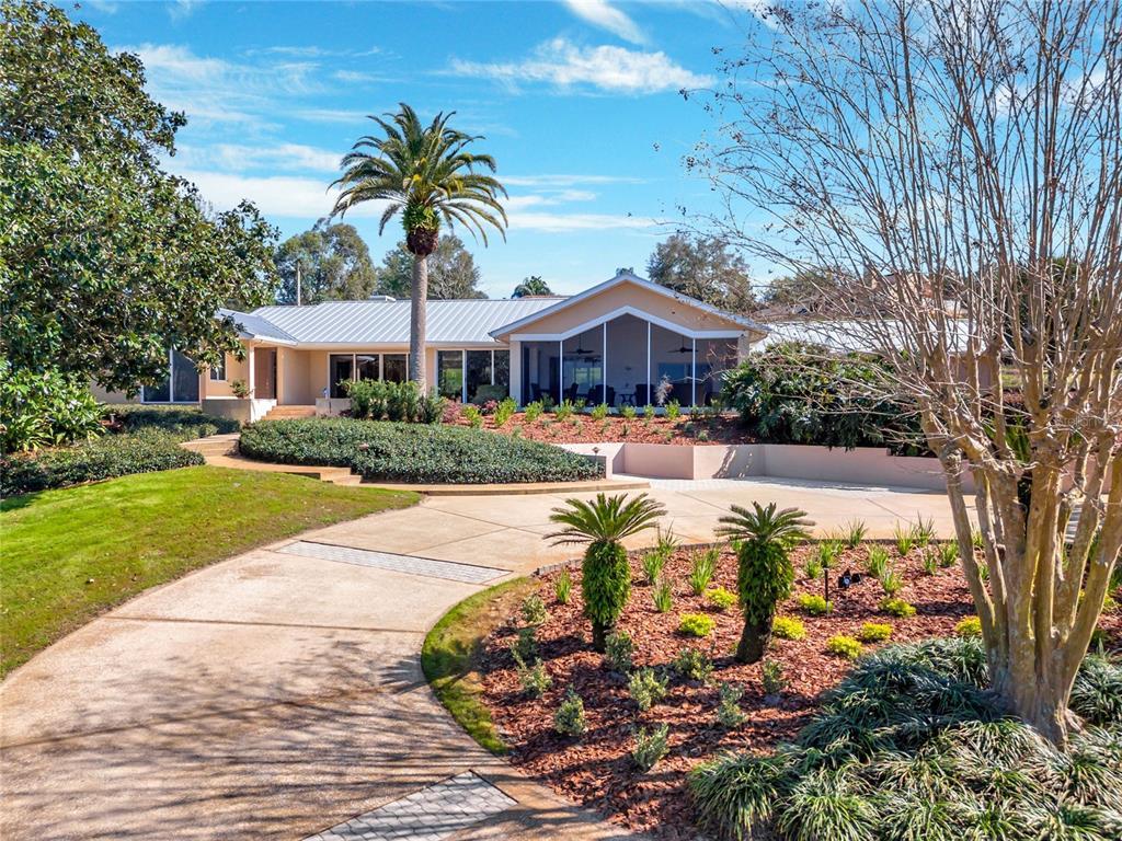 Picture of 12104 Lakeshore Drive, Clermont, FL 34711