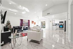 Picture of 16109 Northglenn Drive, Tampa, FL 33618
