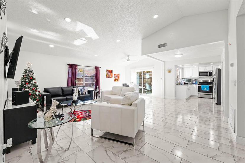 Picture of 16109 Northglenn Drive, Tampa FL 33618
