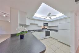 Picture of 1028 Apollo Beach Boulevard Unit 13, Apollo Beach, FL 33572