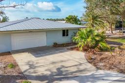 Picture of 295 North Drive, Englewood, FL 34223