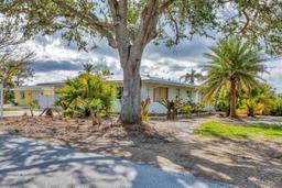 Picture of 295 North Drive, Englewood, FL 34223