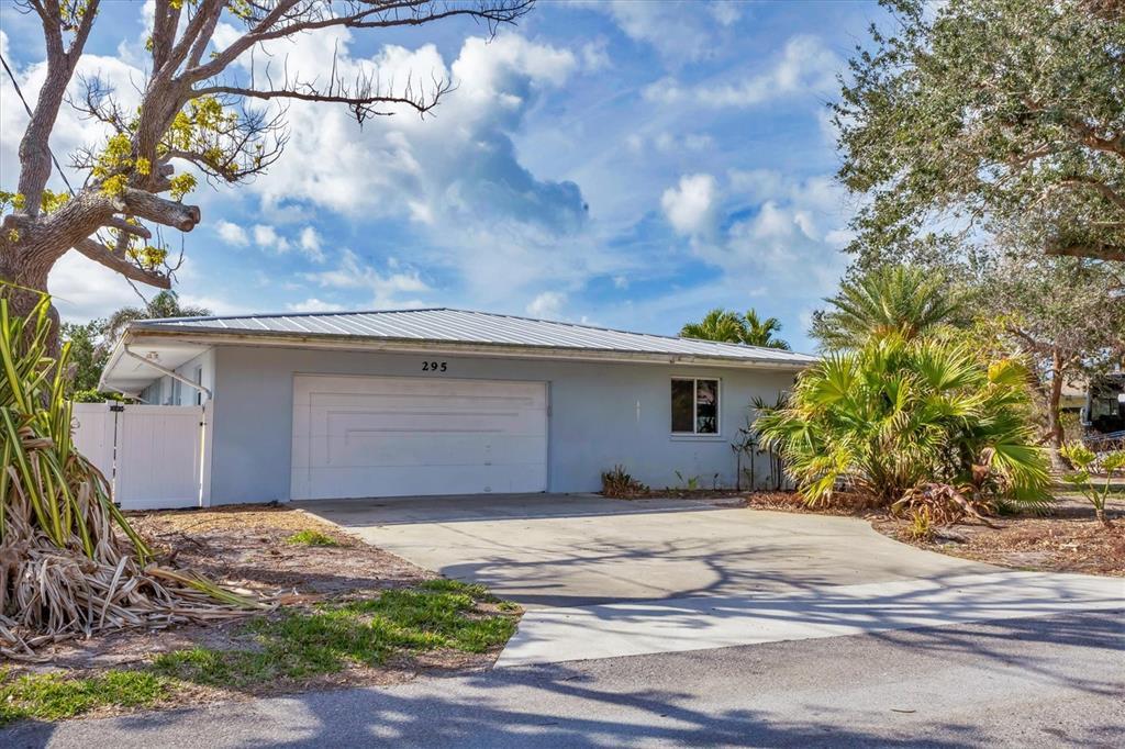 Picture of 295 North Drive, Englewood, FL 34223