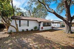 Picture of 10108 Hunters Point Court, Tampa, FL 33615