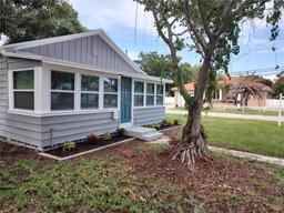 Picture of 301 Mystic Lake Drive N, St Petersburg, FL 33702