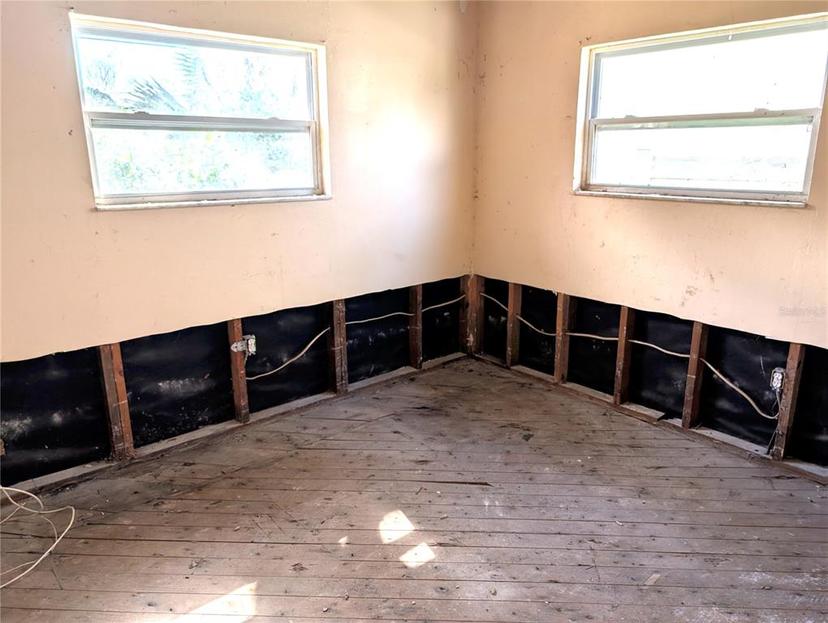 Picture of 222 84Th Avenue N, St Petersburg FL 33702