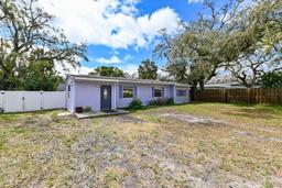 Picture of 3302 W Van Buren Drive, Tampa, FL 33611