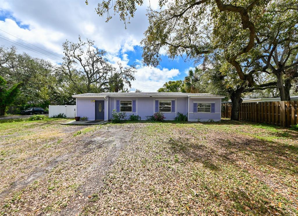Picture of 3302 W Van Buren Drive, Tampa, FL 33611