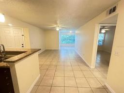 Picture of 5120 Conroy Road Unit 513, Orlando, FL 32811