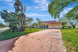 Picture of 612 Montezuma Drive, Bradenton, FL 34209