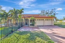 Picture of 612 Montezuma Drive, Bradenton, FL 34209