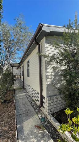 Picture of 3706 Winward Lakes Drive, Tampa, FL 33611