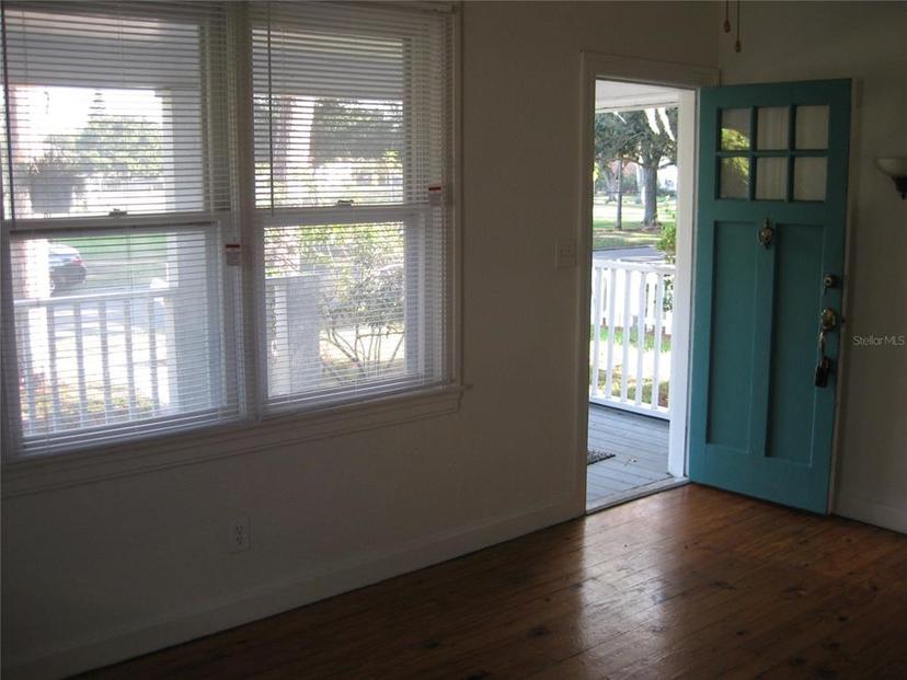 Picture of 1736 14Th Street N, St Petersburg FL 33704