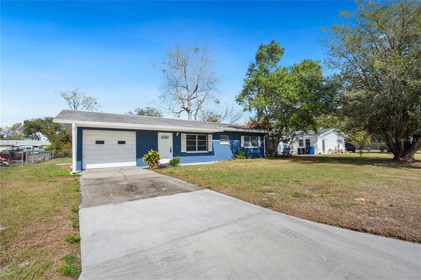 Picture of 39035 Citadel Circle, Zephyrhills FL 33542