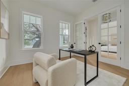 Picture of 243 28Th Avenue N, St Petersburg, FL 33704