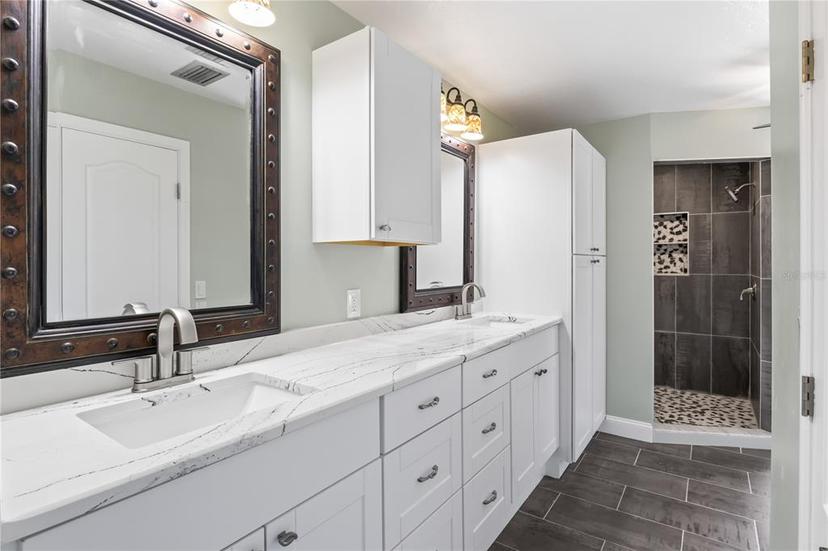 Picture of 1827 SE 26Th Terrace, Cape Coral FL 33904