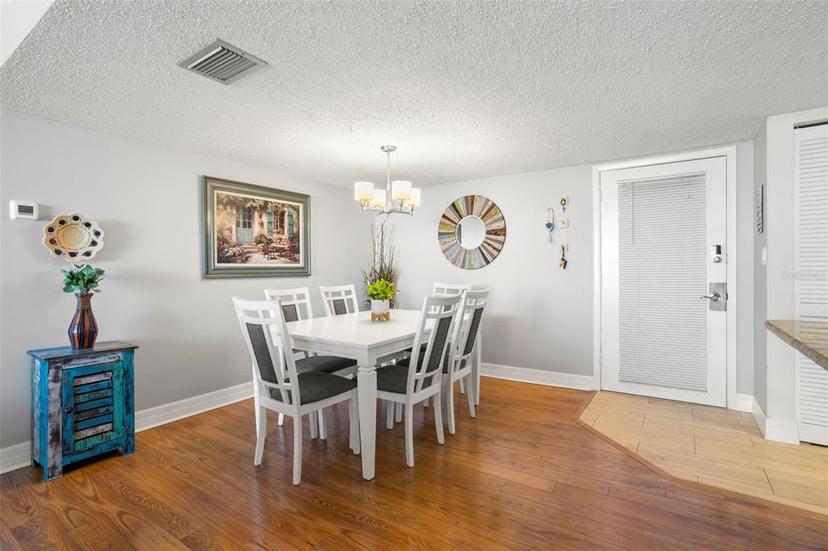 Picture of 500 Treasure Island Cswy Unit 404, Treasure Island FL 33706