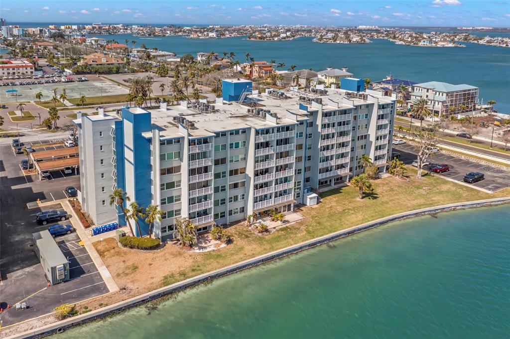 Picture of 500 Treasure Island Cswy Unit 404, Treasure Island, FL 33706