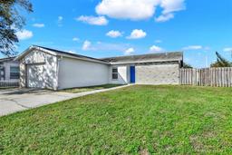 Picture of 912 Lochmont Drive, Brandon, FL 33511