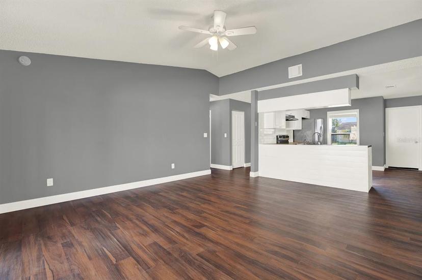Picture of 912 Lochmont Drive, Brandon FL 33511