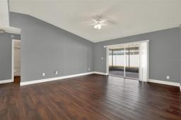 Picture of 912 Lochmont Drive, Brandon, FL 33511