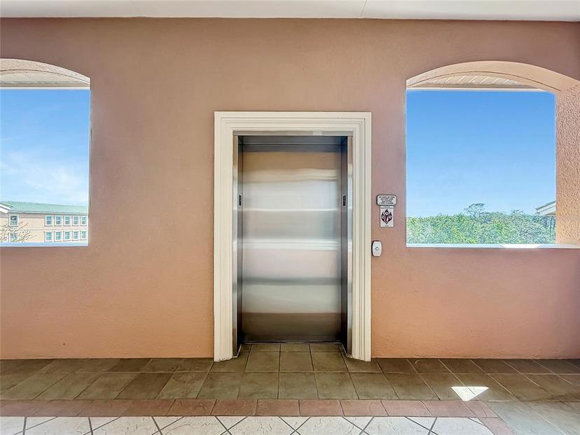 Picture of 5246 Manorwood Drive Unit 4, Sarasota FL 34235
