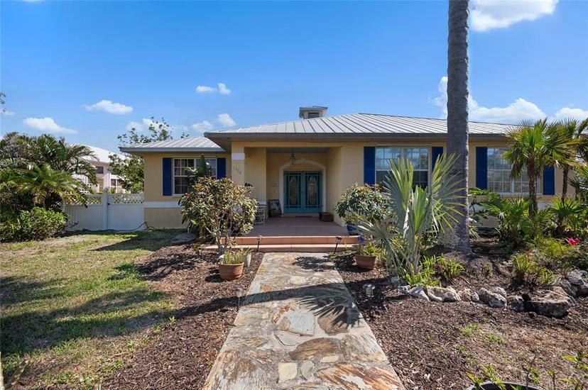 Picture of 1320 Bayshore Drive, Englewood FL 34223