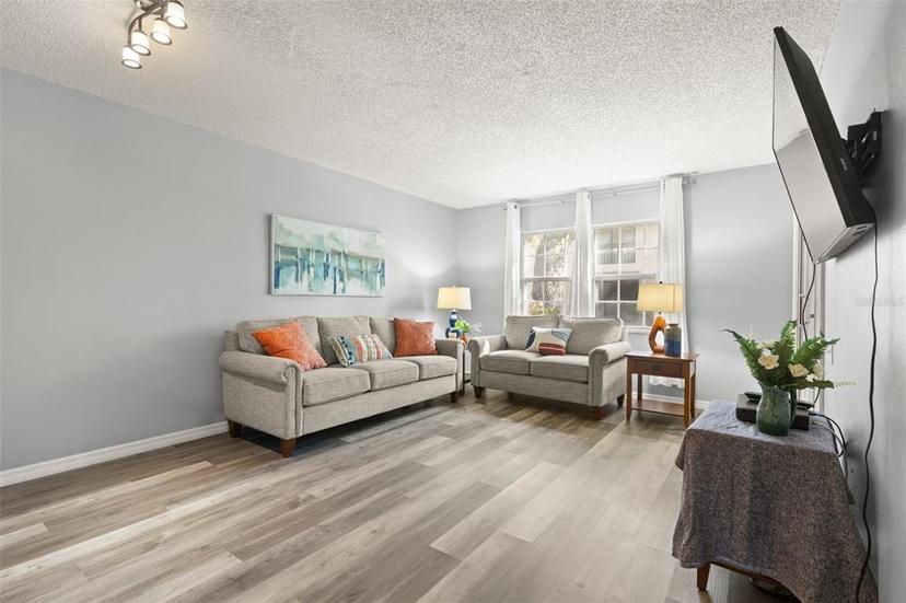 Picture of 5265 E Bay Drive Unit 811, Clearwater FL 33764