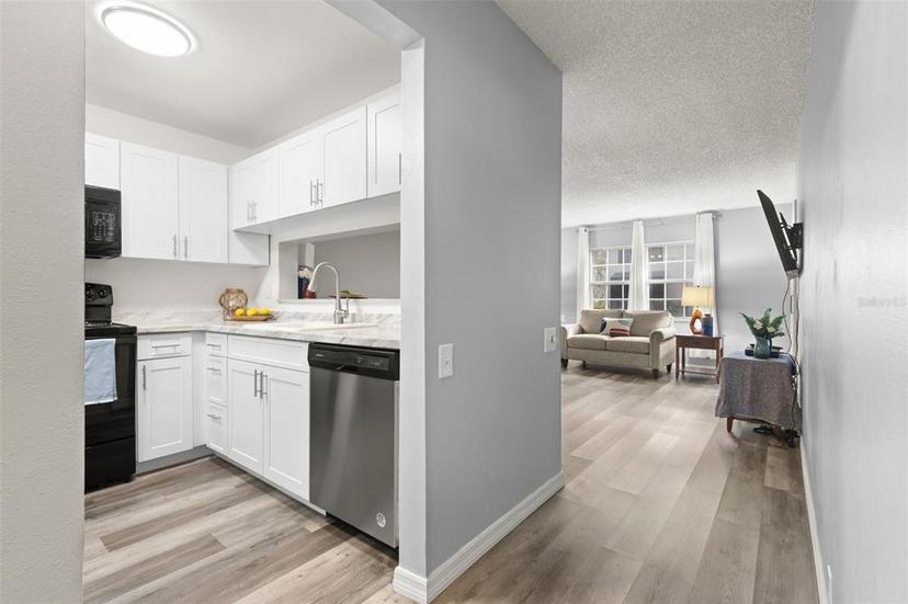 Picture of 5265 E Bay Drive Unit 811, Clearwater FL 33764