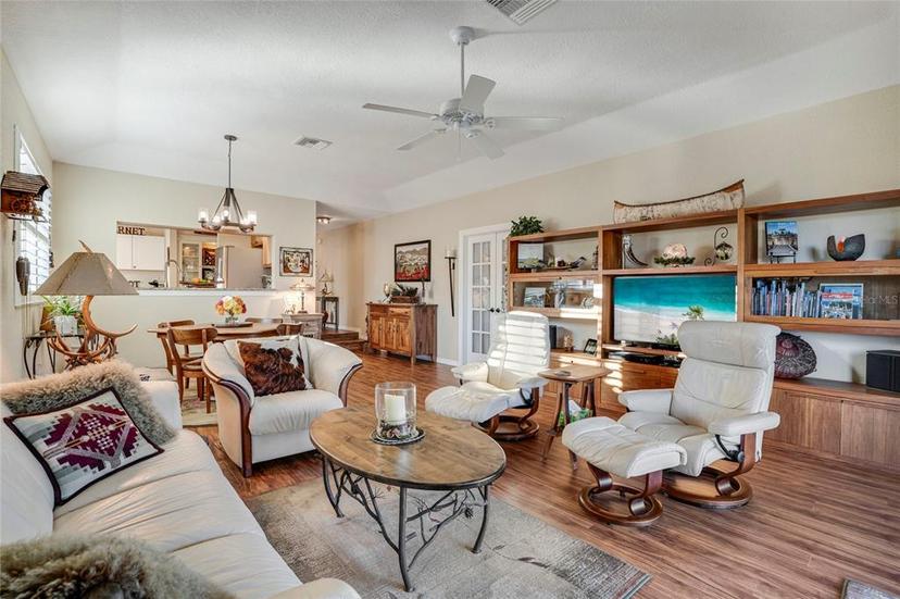 Picture of 7340 Golf Pointe Cir, Sarasota FL 34243