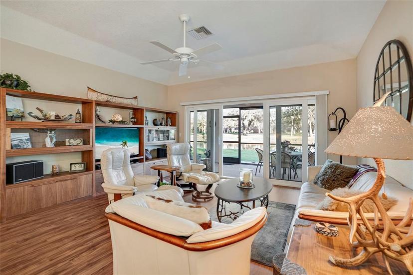 Picture of 7340 Golf Pointe Cir, Sarasota FL 34243