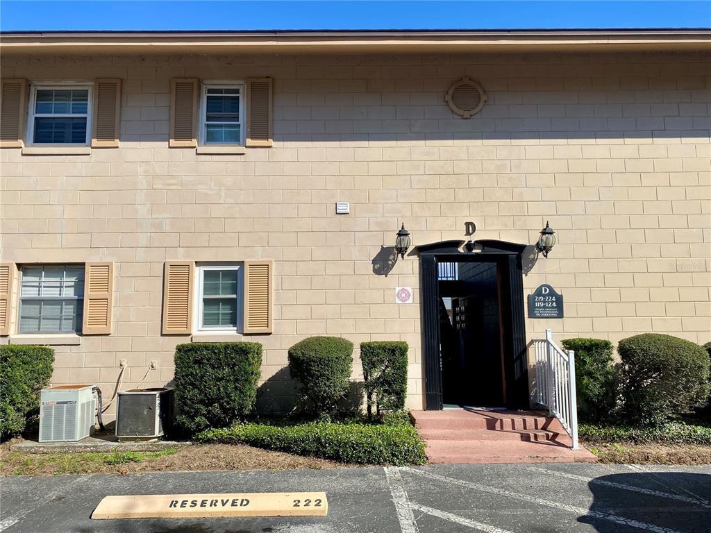 Picture of 1100 E Caroline Street Unit 119, Tavares, FL 32778