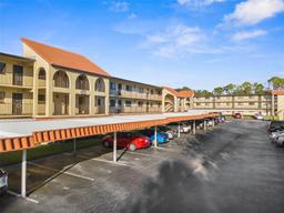 Picture of 2440 Winding Creek Boulevard Unit 305, Clearwater, FL 33761