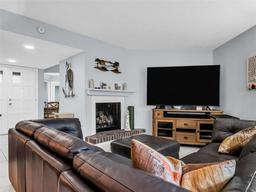 Picture of 423 Windrush Bay Drive, Tarpon Springs, FL 34689