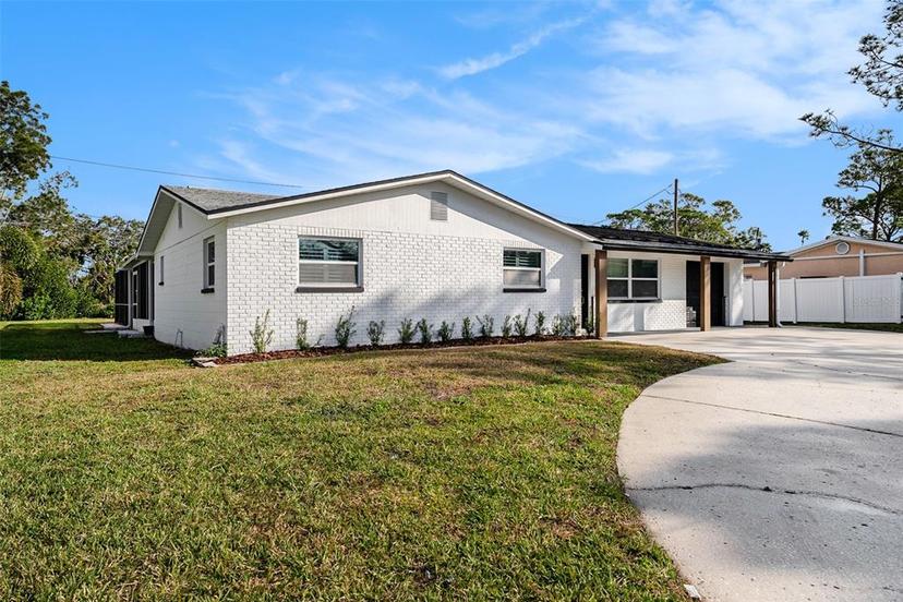 Picture of 239 Freeport Avenue Ne, St Petersburg FL 33702