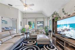 Picture of 692 Greenglen Lane, Palm Harbor, FL 34684