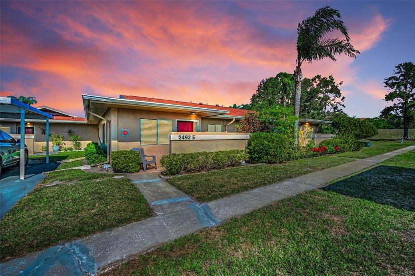 Picture of 2492 Laurelwood Dr # E, Clearwater FL 33763