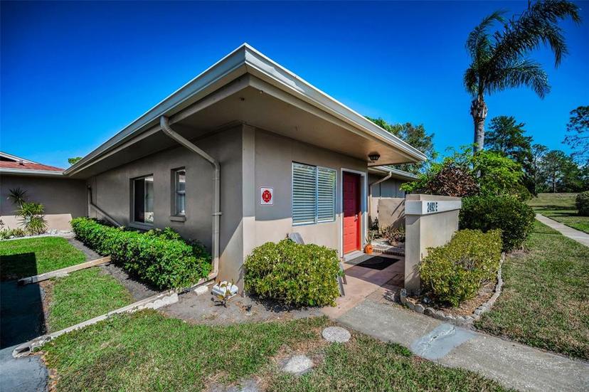Picture of 2492 Laurelwood Dr # E, Clearwater FL 33763