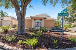 Picture of 922 Cancun Court, The Villages, FL 32159