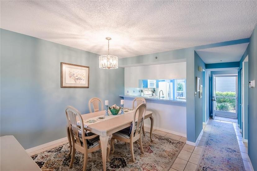 Picture of 811 Waterside Drive Unit 102, Venice FL 34285