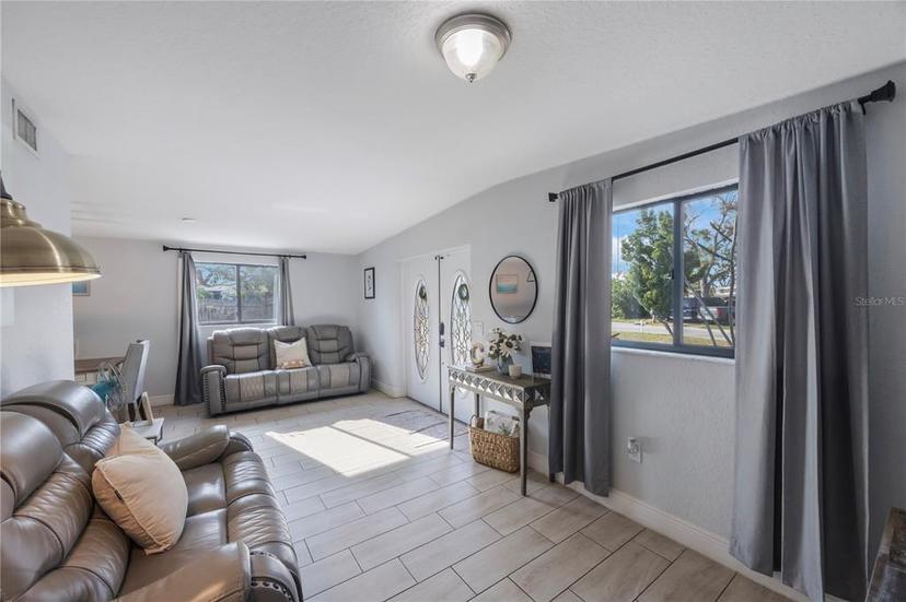 Picture of 9169 Robin Road, Seminole FL 33777