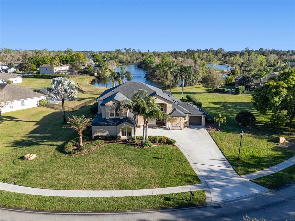 Picture of 642 Osprey Lakes Circle, Chuluota, FL 32766