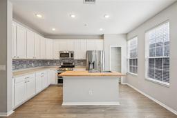 Picture of 2967 Bayshore Pointe Drive, Tampa, FL 33611