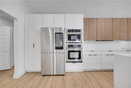 Picture of 6593 Queens Borough Avenue Unit 202, Orlando, FL 32835