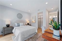 Picture of 532 W Plaza Place Unit 2, Tampa, FL 33602