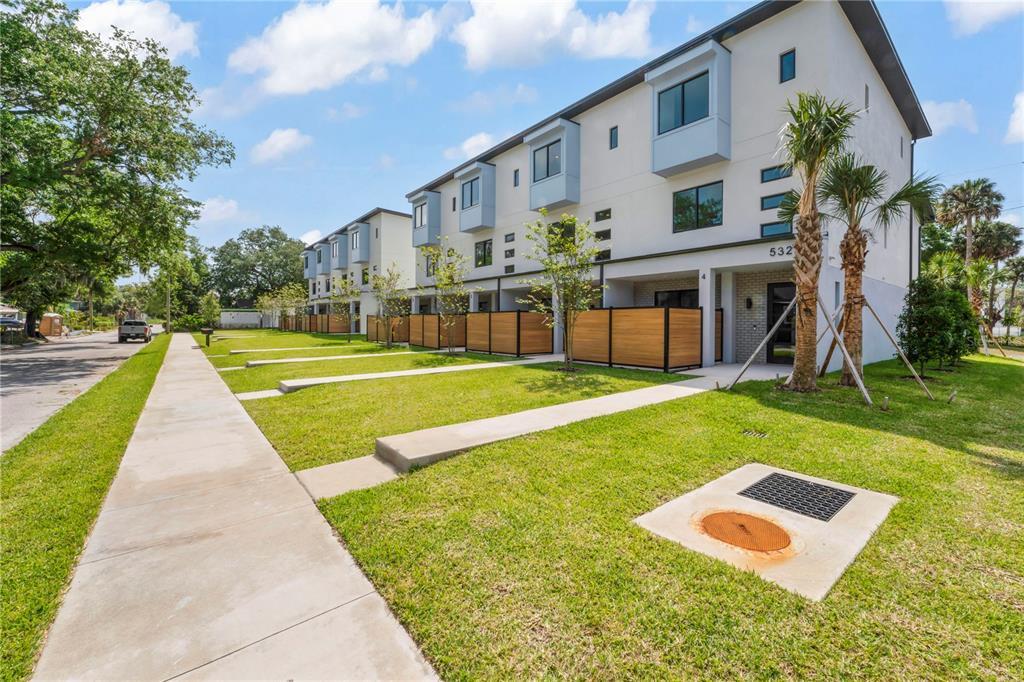Picture of 532 W Plaza Place Unit 2, Tampa, FL 33602