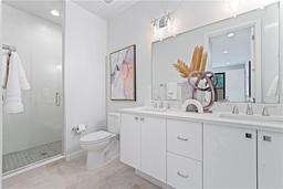Picture of 532 W Plaza Place Unit 2, Tampa, FL 33602