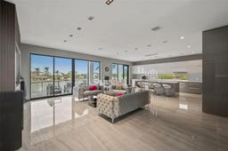 Picture of 36 Dolphin Drive, Treasure Island, FL 33706