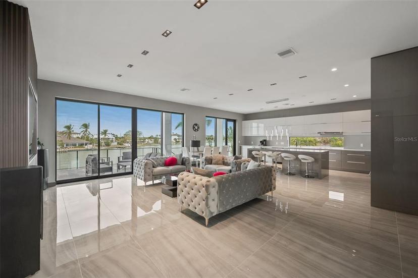 Picture of 36 Dolphin Drive, Treasure Island FL 33706